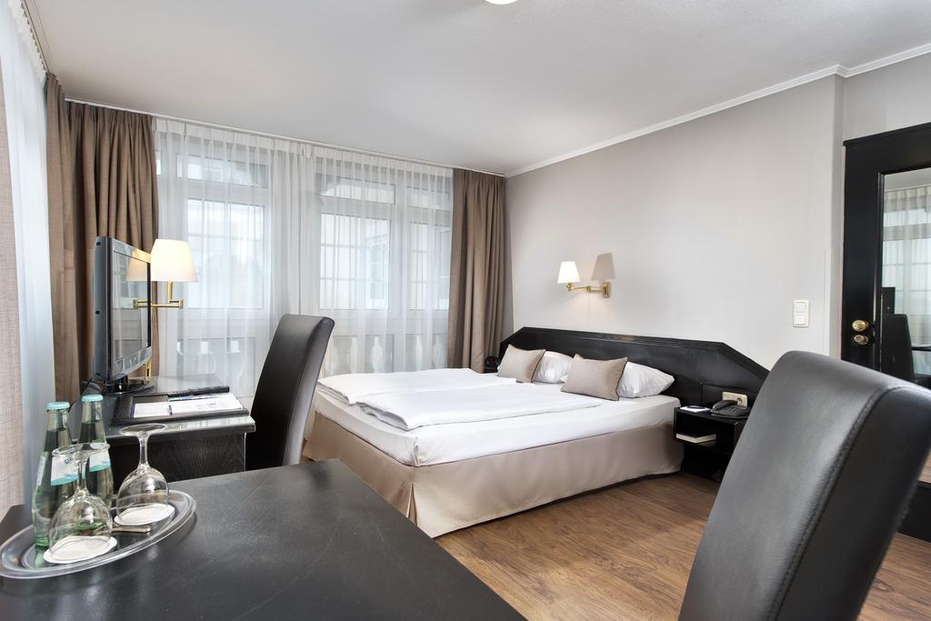 Hotel Munich North Neufahrn bei Freising Δωμάτιο φωτογραφία