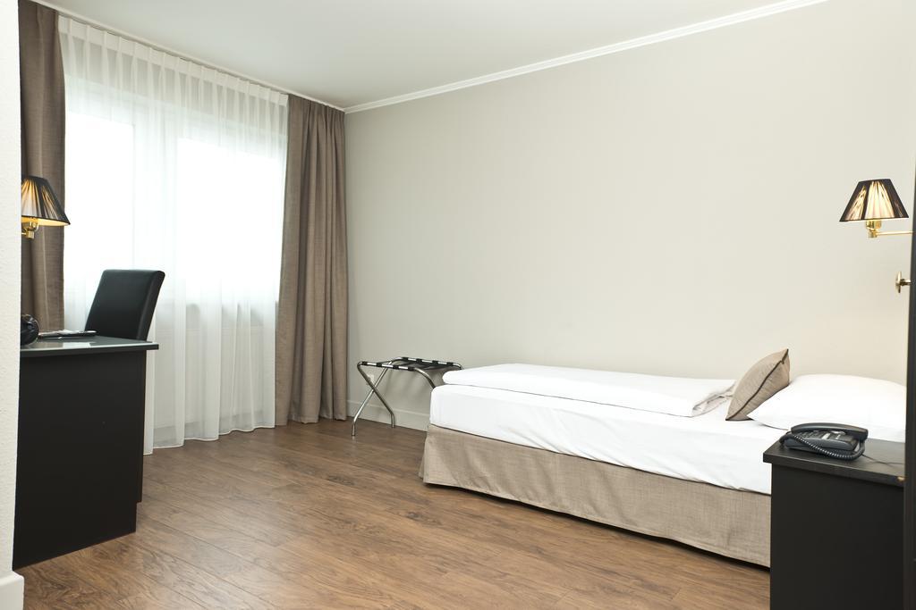 Hotel Munich North Neufahrn bei Freising Δωμάτιο φωτογραφία